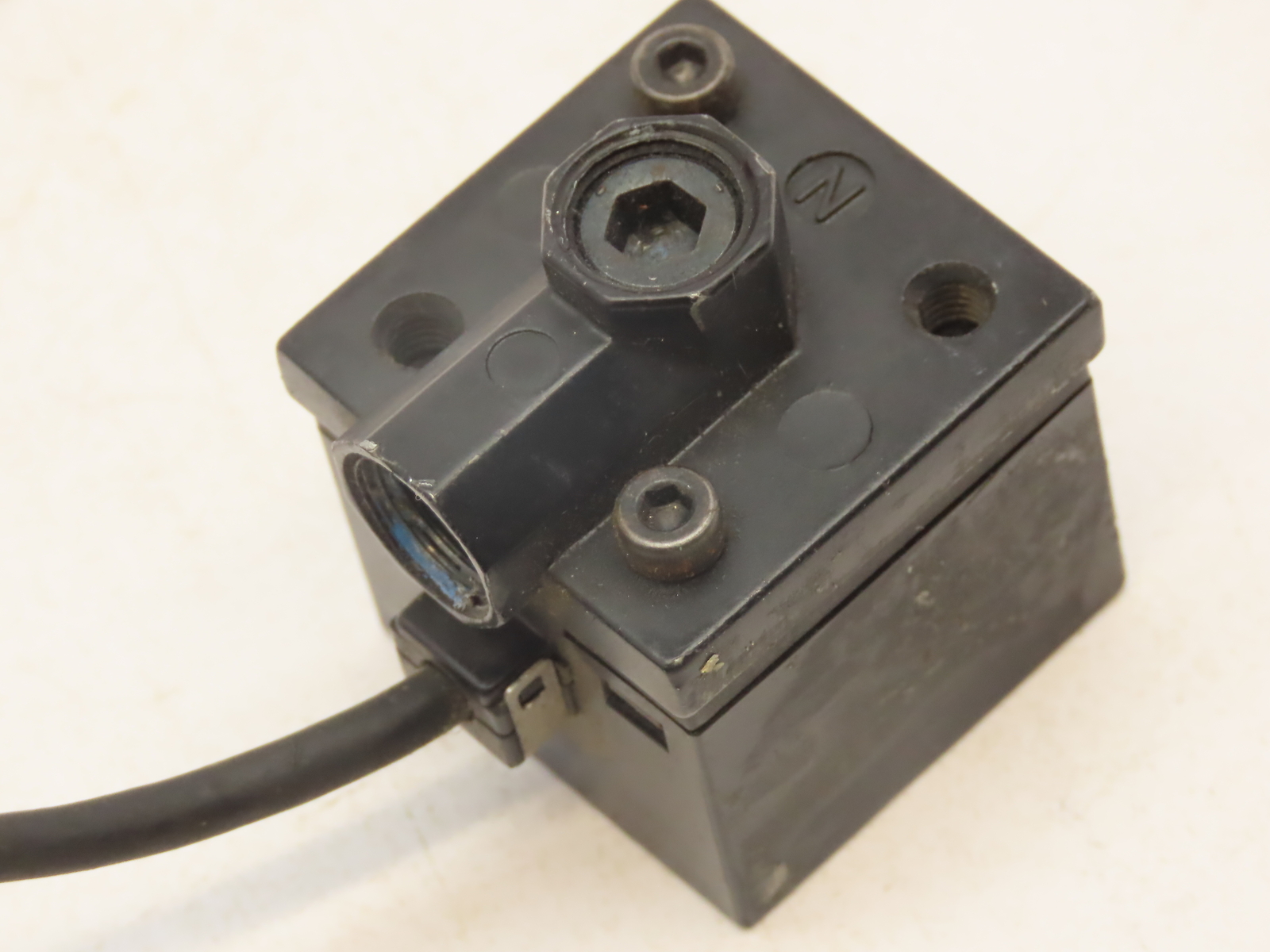 NEUMATICS DPS-180P-2 DIGITAL PRESSURE SENSOR 1/8 NPTF