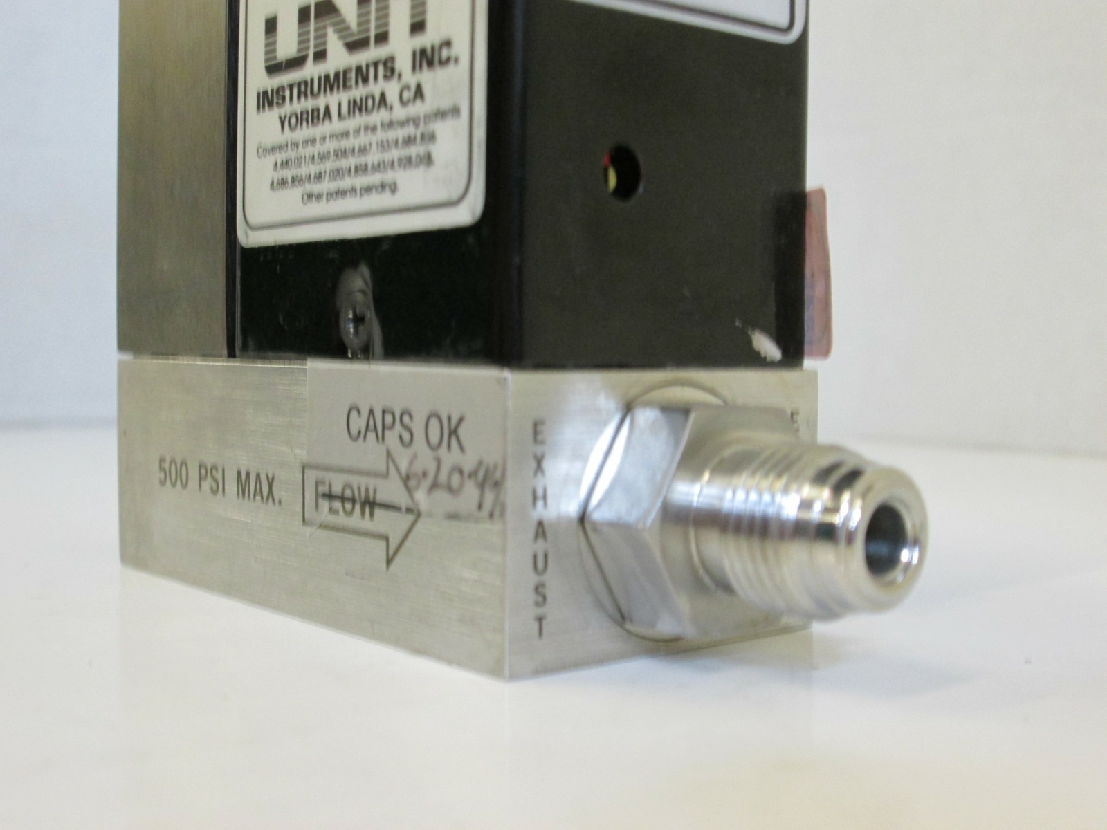 Unit UFC-1400A Mass Flow Controller, H2, 10 SLM
