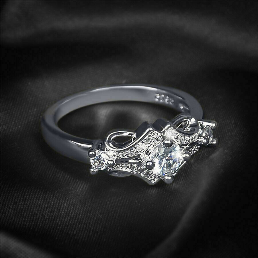 Lab-Created 2.60 Ct Round Cut White Diamond Wedding Ring 925 Sterling Silver