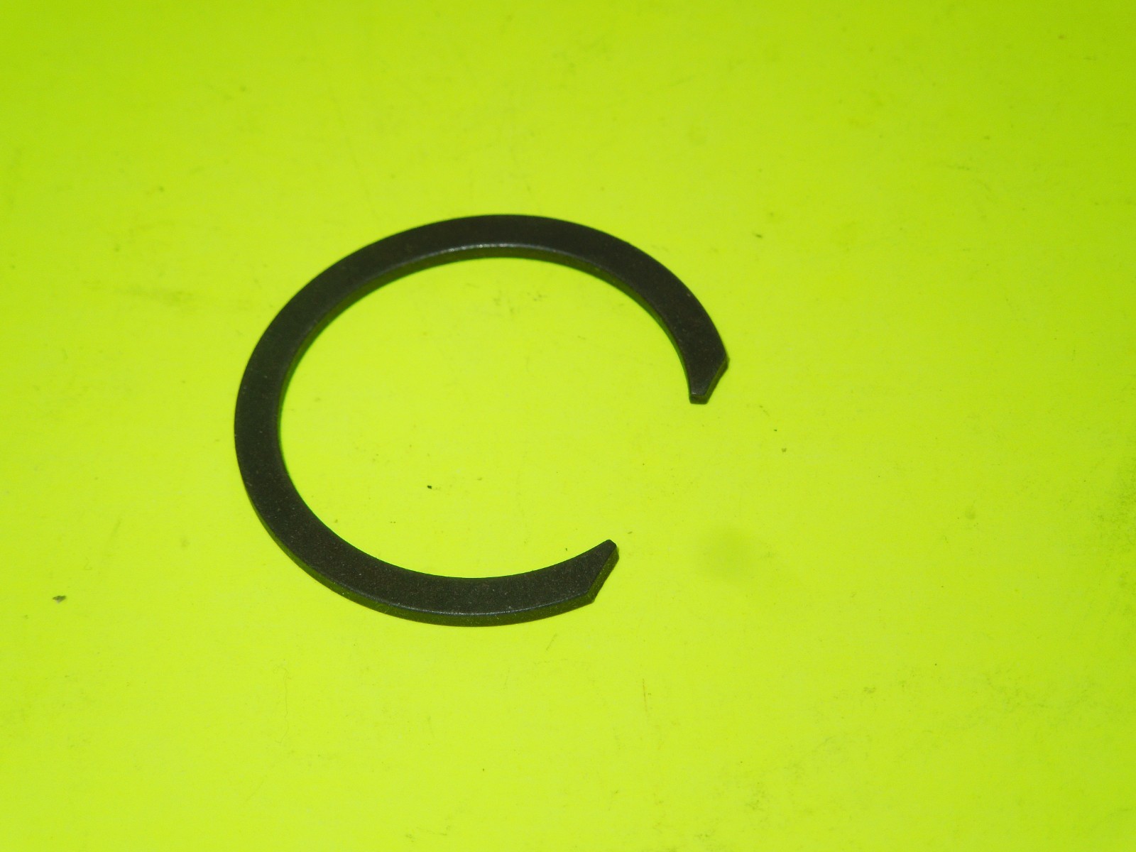 1 NOS OEM Harley Davidson Mainshaft Bearing Retaining Ring P/N 35113-52