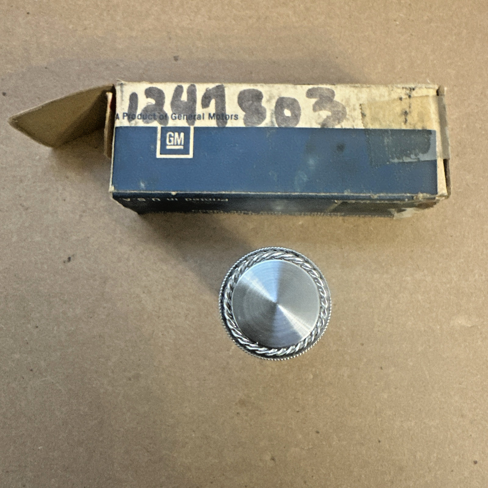 NOS GM Delco Cigarette Lighter Knob 1247803 Oldsmobile Olds Buick 1975 Free SH