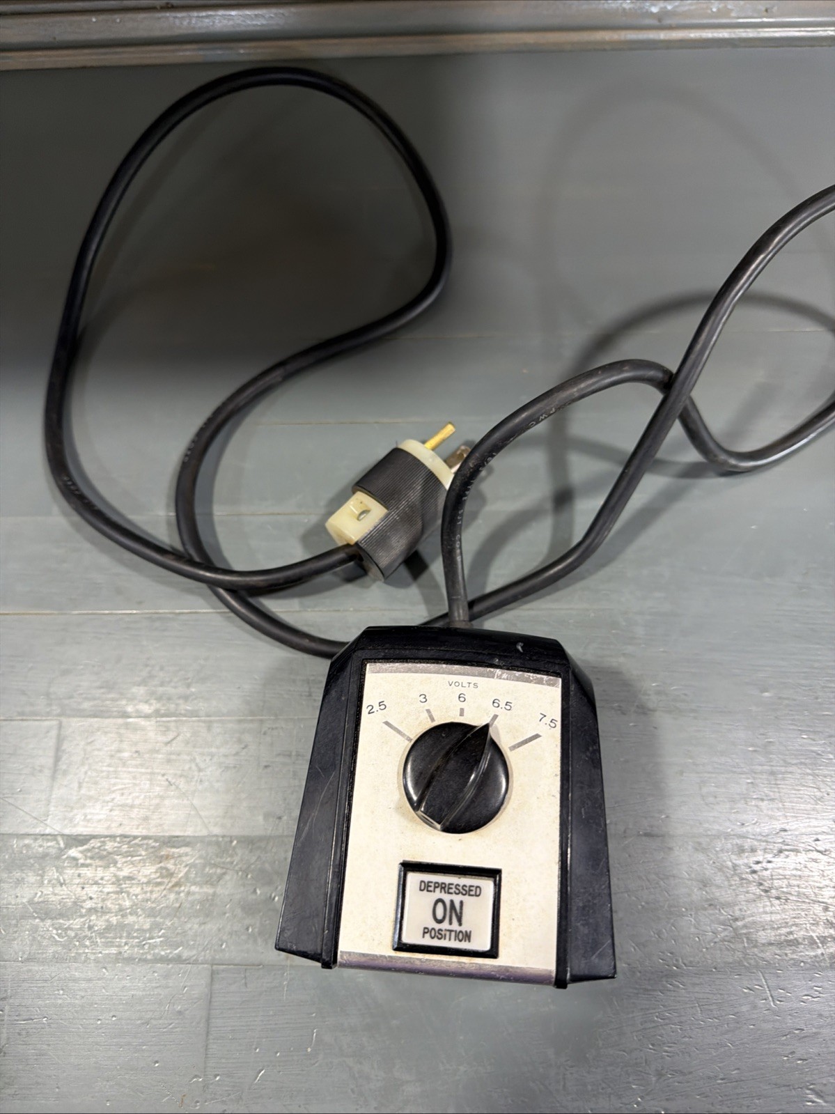 American Optical Corp. 11455 Light Source Voltage Selector – Tested & Working