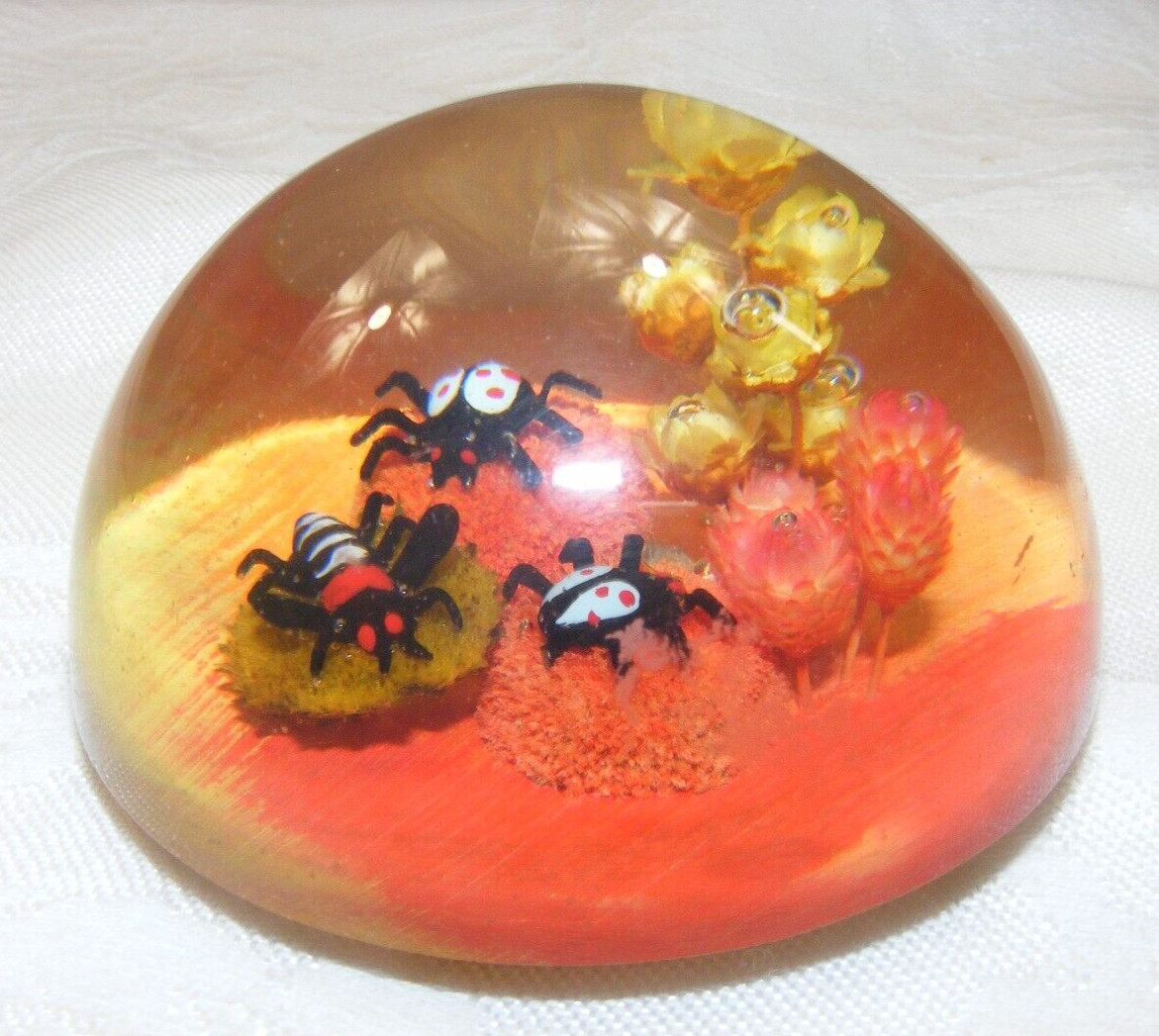 Vintage Dome Shaped Paperweight Lucite Hand Made Lady Bug Bee Flowers 21-c