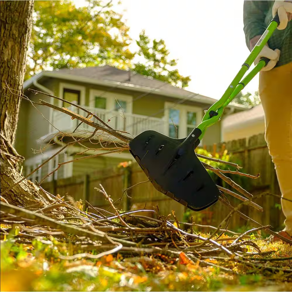 Gator Grabber 37 In. Steel Leaf Clean-Up Tool