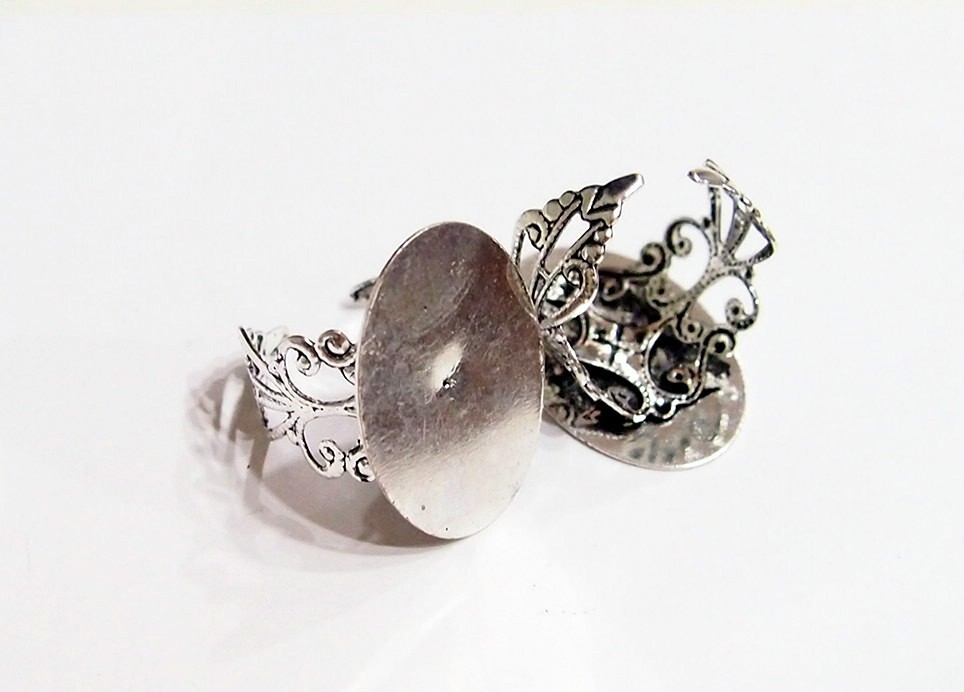 30 of 18x13mm Antique Silver Adjustable Flat Face Victorian Scroll Ring Settings