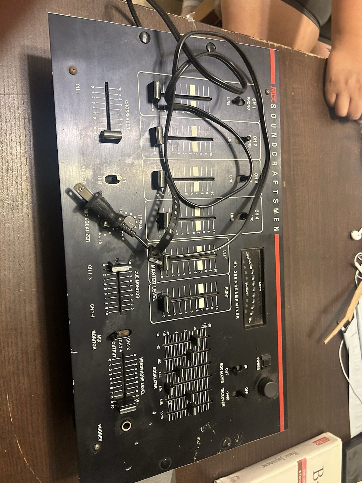 Mixer MTX Soundcraftsmen MX 250, 2 Phono, 4 Line, 2 Mic, & 2 Master Outs