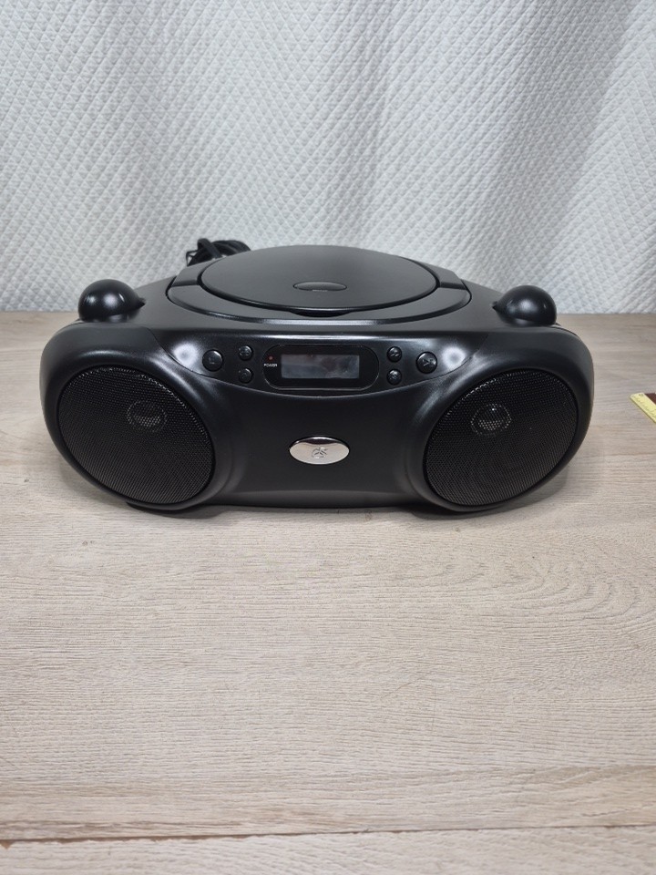 GPX Portable CD/ Radio Boom Box. Tested