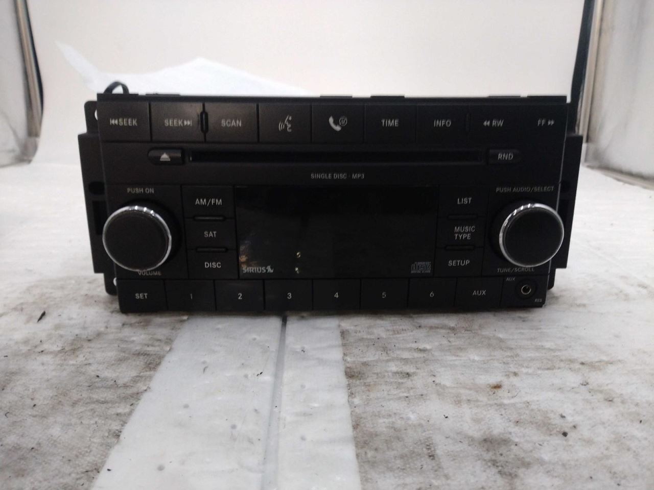 Audio Equipment Radio Receiver Radio AM-FM-CD-MP3 ID RES Fits 08 CARAVAN 667533