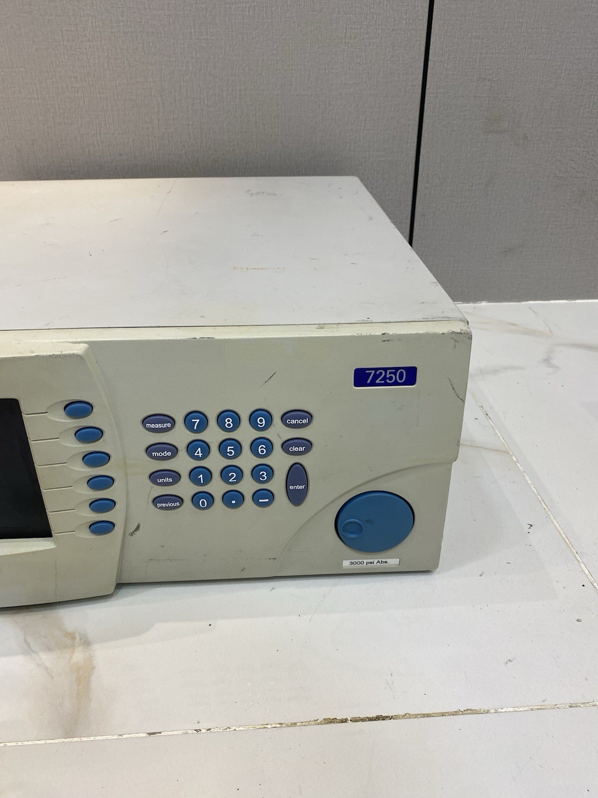 FLUKE / RUSKA 7250 , 3000 Psi Abs PRESSURE CONTROLLER & CALIBRATOR