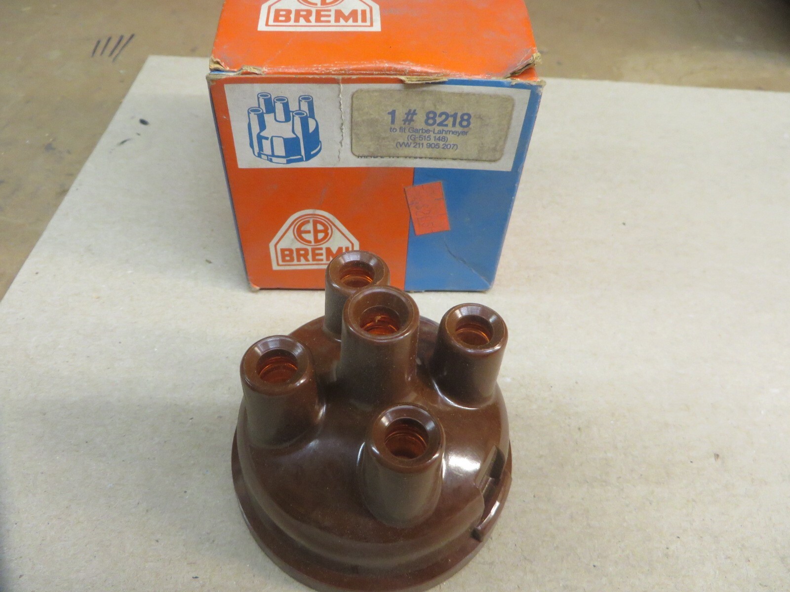 DISTRIBUTOR CAP BREMI # 8218 # 211 905 207 # G515-148 vintage new N O S