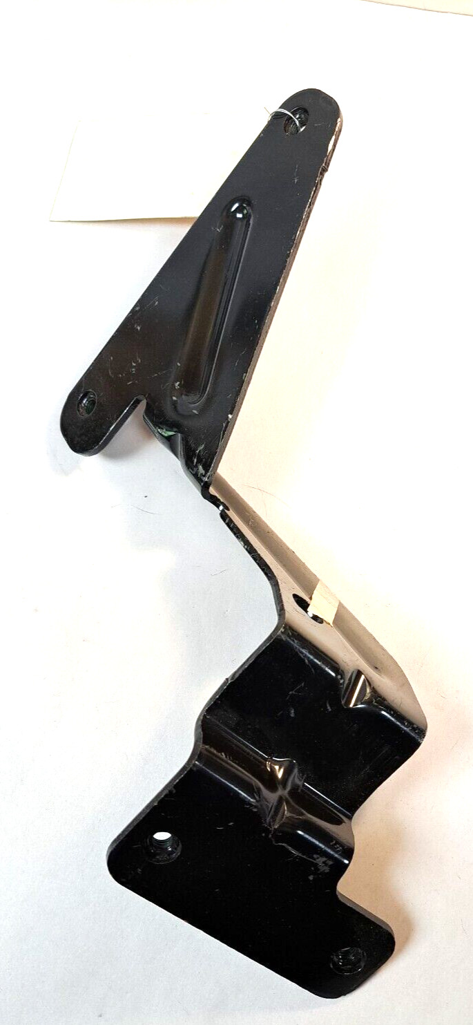 OEM VOLVO 20477556 FEND EXT BRACKET