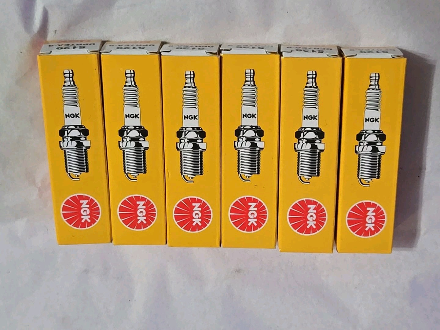 Lot Of 6 Plugs of NGK Standard Series Spark Plugs DPR8EA-9/4929 NEW