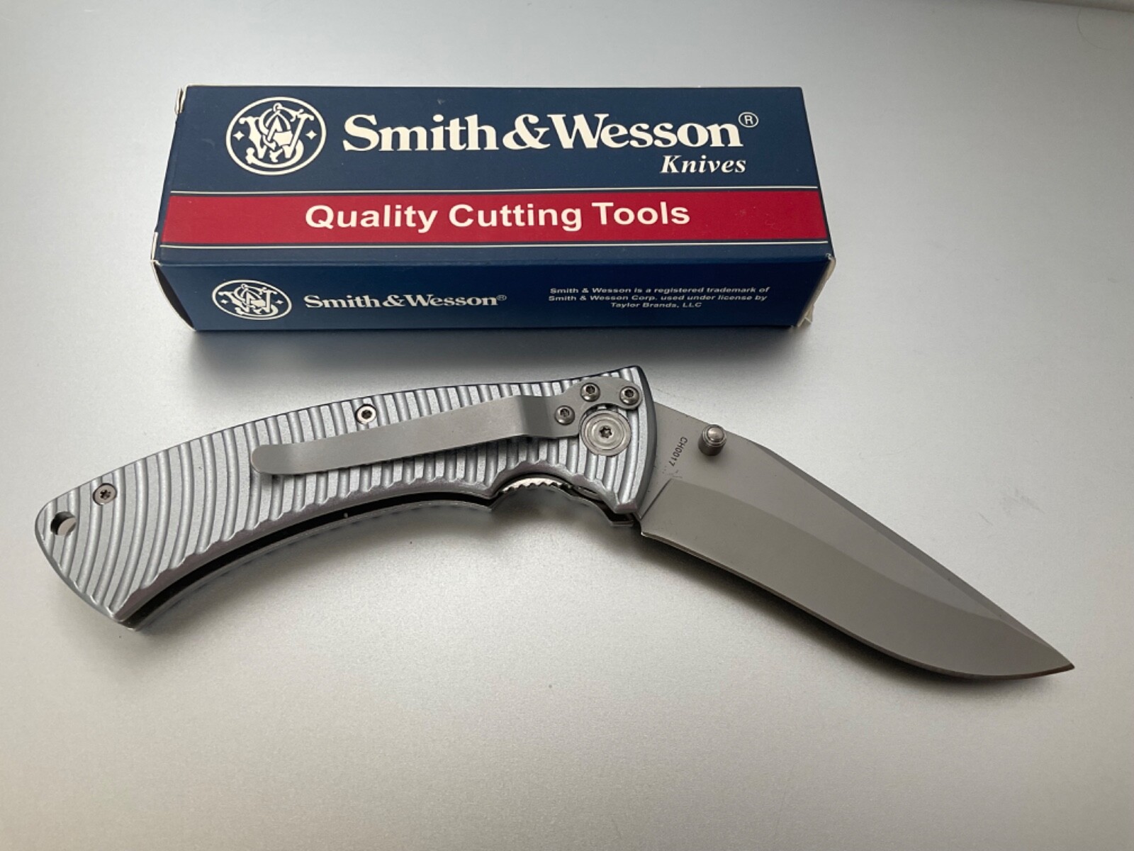 Smith & Wesson Bulllseye Tactical Folding Knife Item # CH0017