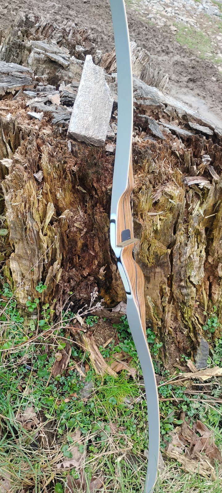Bear Kodiak Hunter Arctic Grey Glass on Limbs 60" 45# RH Recurve Bow