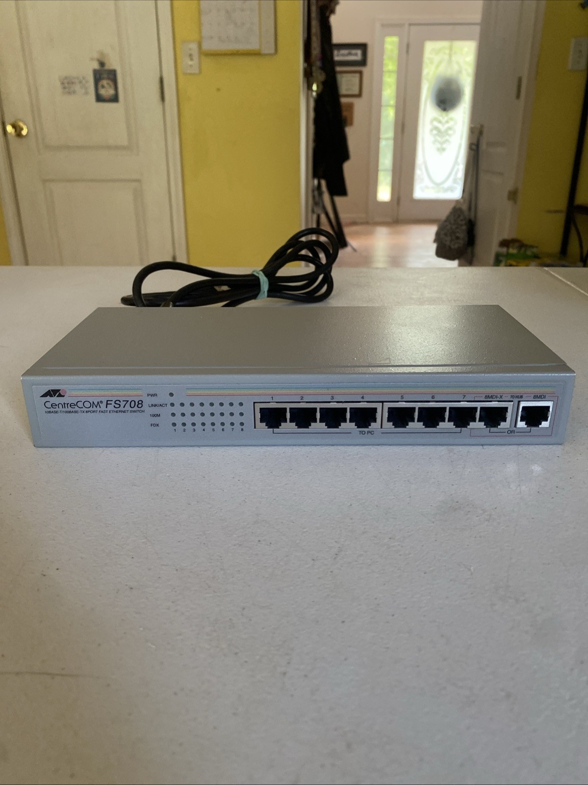 Allied Telesyn International CentreCOM FS708 Ethernet Switch