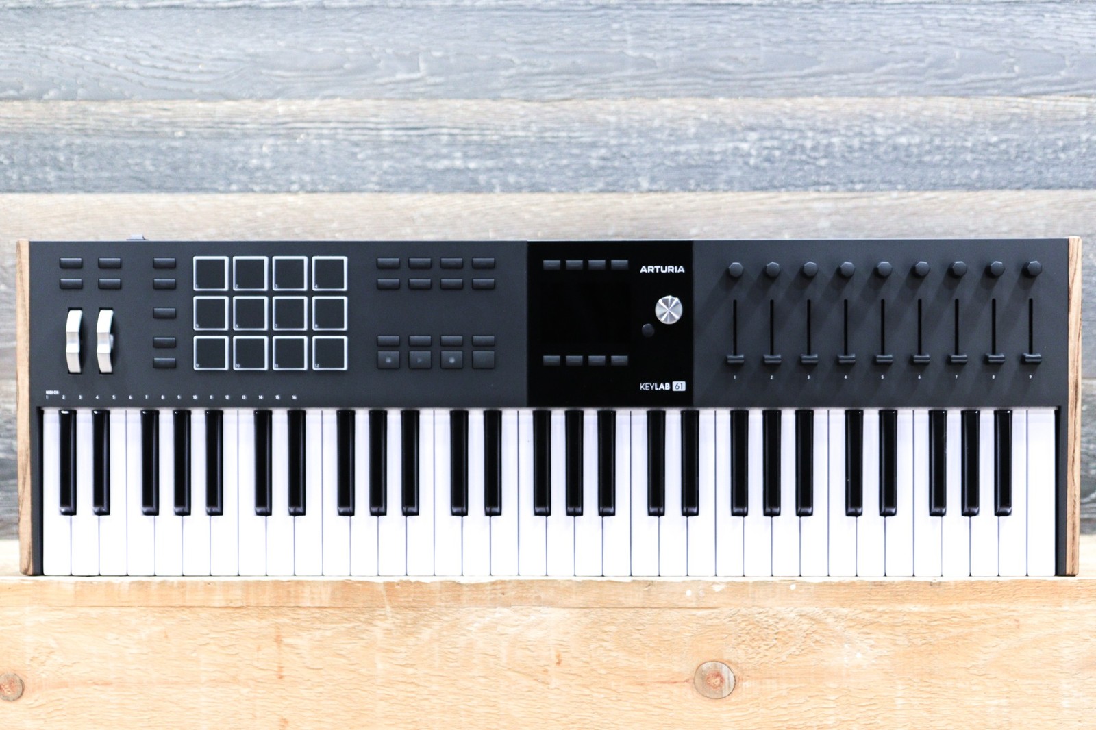 Arturia KeyLab 61 Mk3 Universal MIDI Controller 61-Note Semi-Weighted w/Box