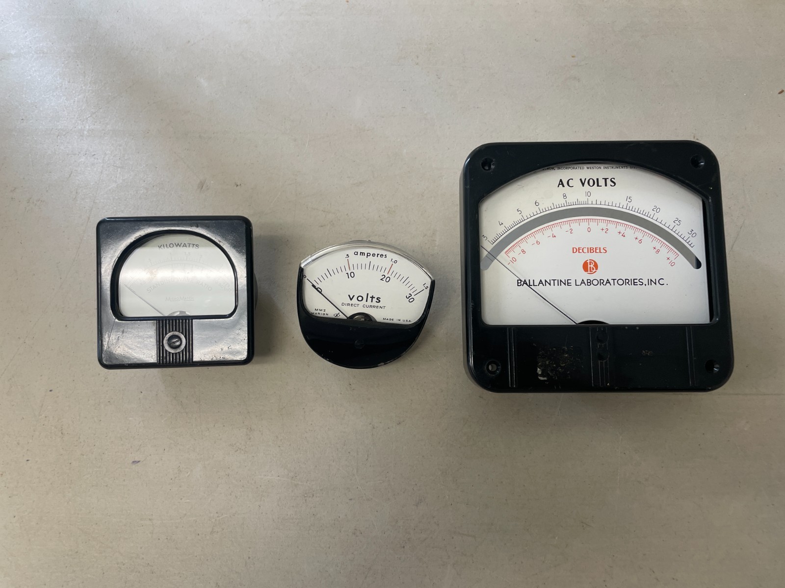 Vintage Honeywell DC Volt Meter MM2T 0-150 Volts Panel Meter