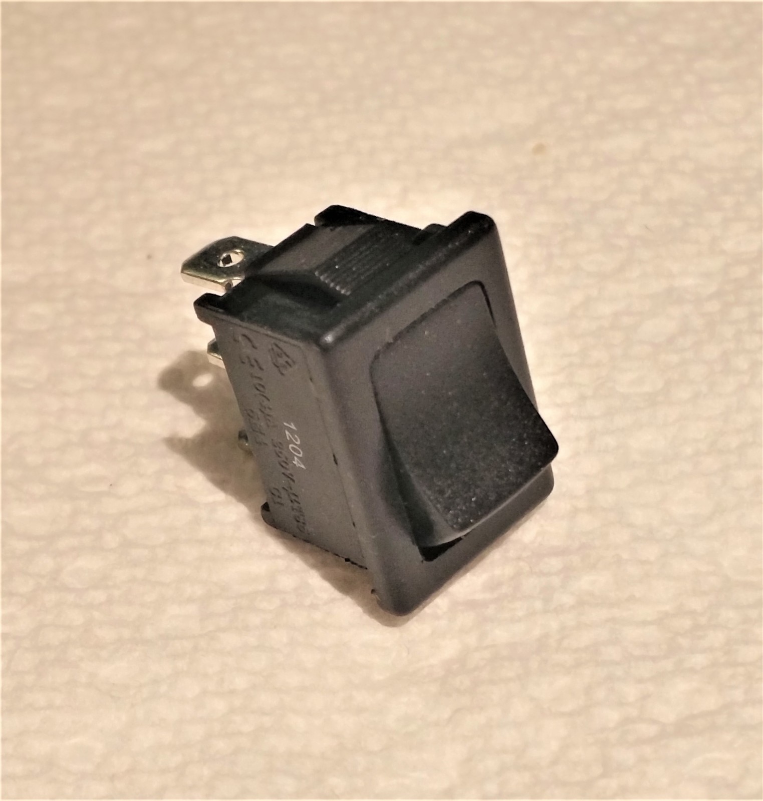 10-Piece Lots of ZF/Cherry SR series SPDT Rocker Switch 10A 125 VAC Panel Mount