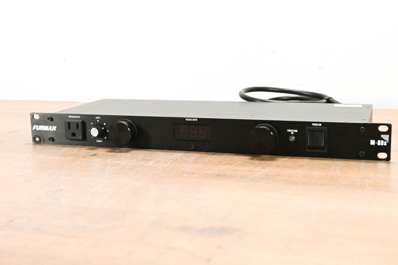 Furman M-8Dx 9-Outlet Power Conditioner CG013L9