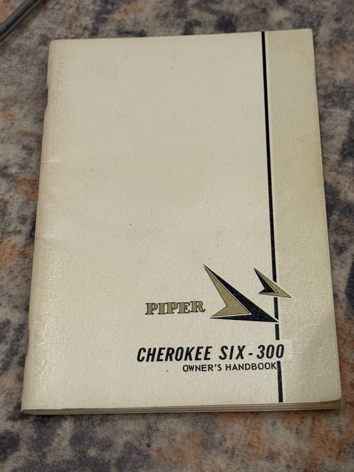 Piper 1969 Cherokee Six PA-32-300B Owners Handbook  753-789-Orig.