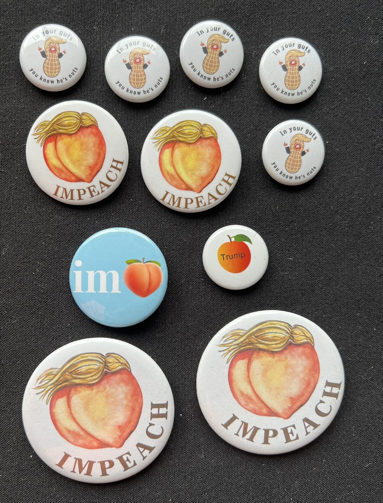 11 Trump pinback buttons