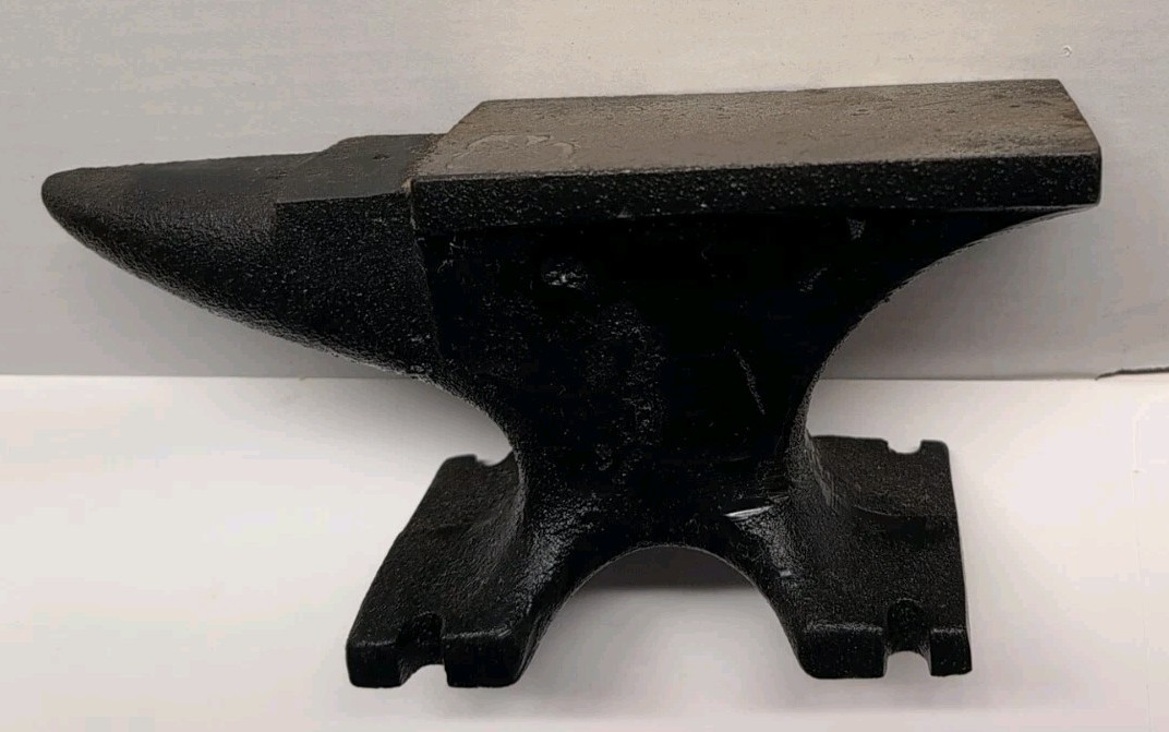 VINTAGE JEWELERS HEAVY METAL ANVIL  - FOR JEWELERY MAKING AND MORE
