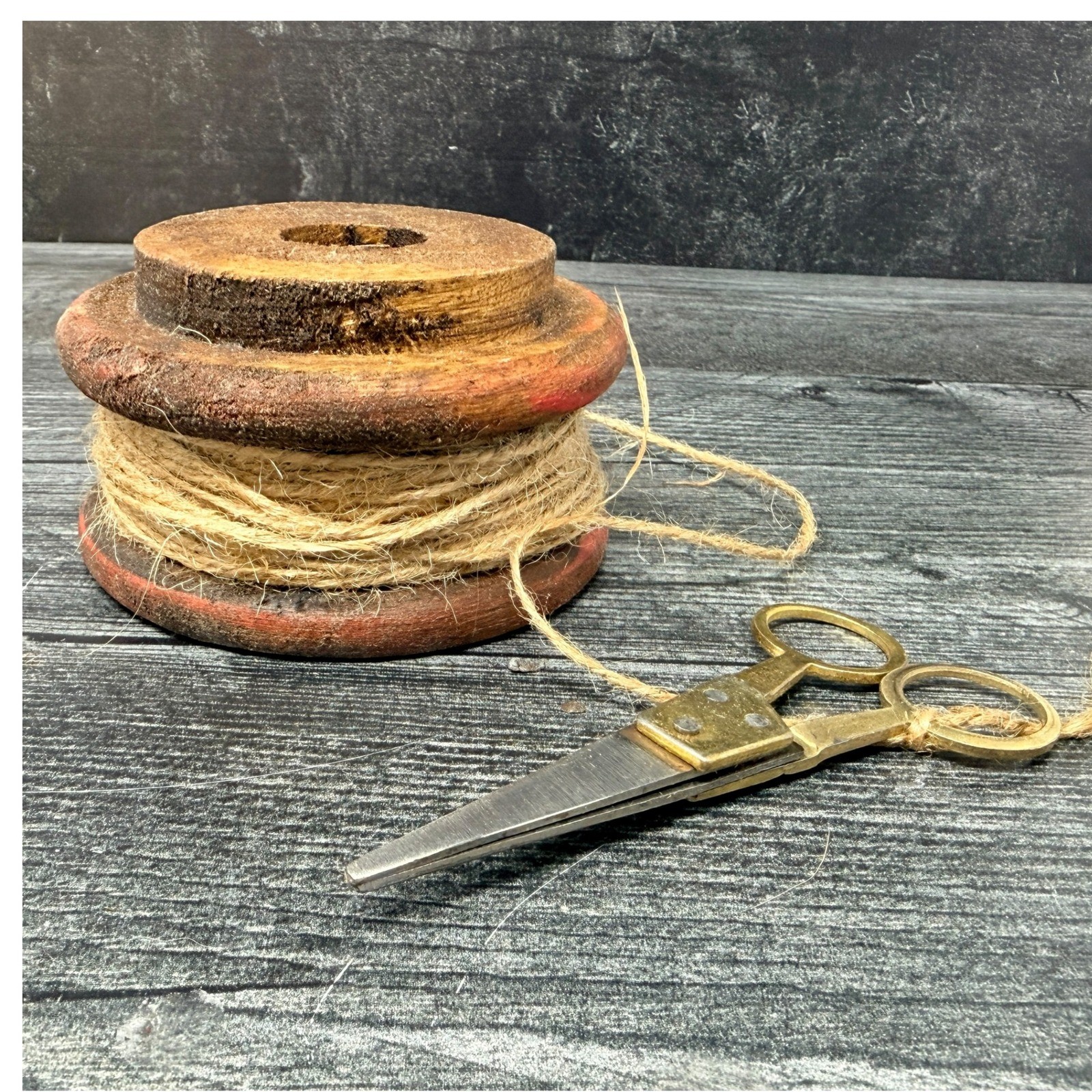 Primitive Flat Twine Red Wooden Spool & Scissors Rustic Farmhouse Decor