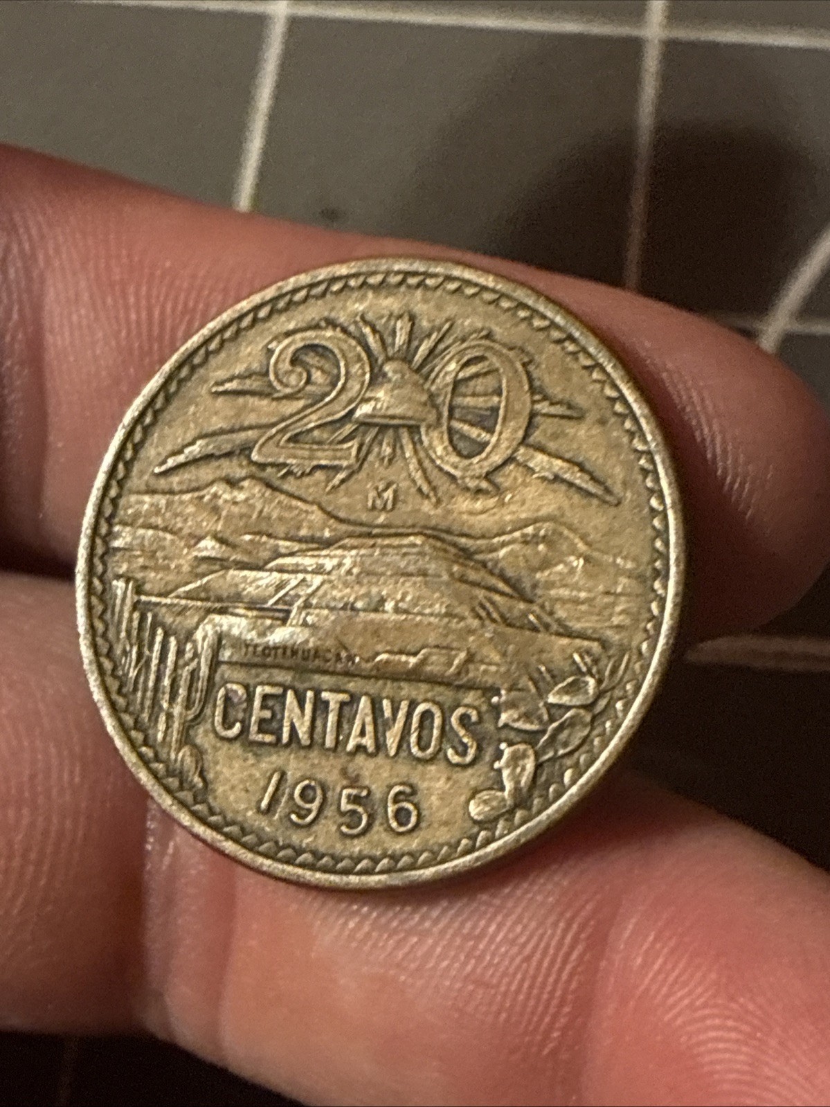 Vintage 1956 Mexico 20 Centavos Coin