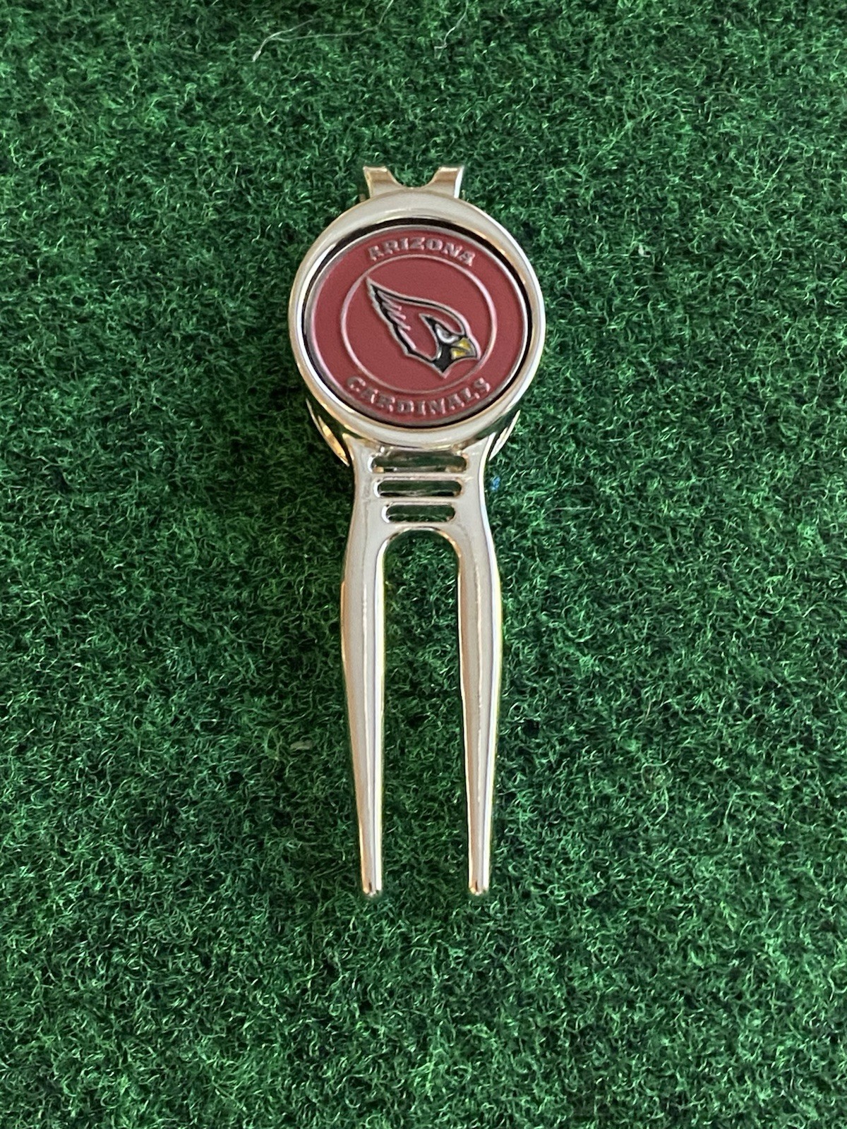 Arizona Cardinal’s Golf Ball Marker W/ Magnetic 🧲 Divot Repair Tool NFL