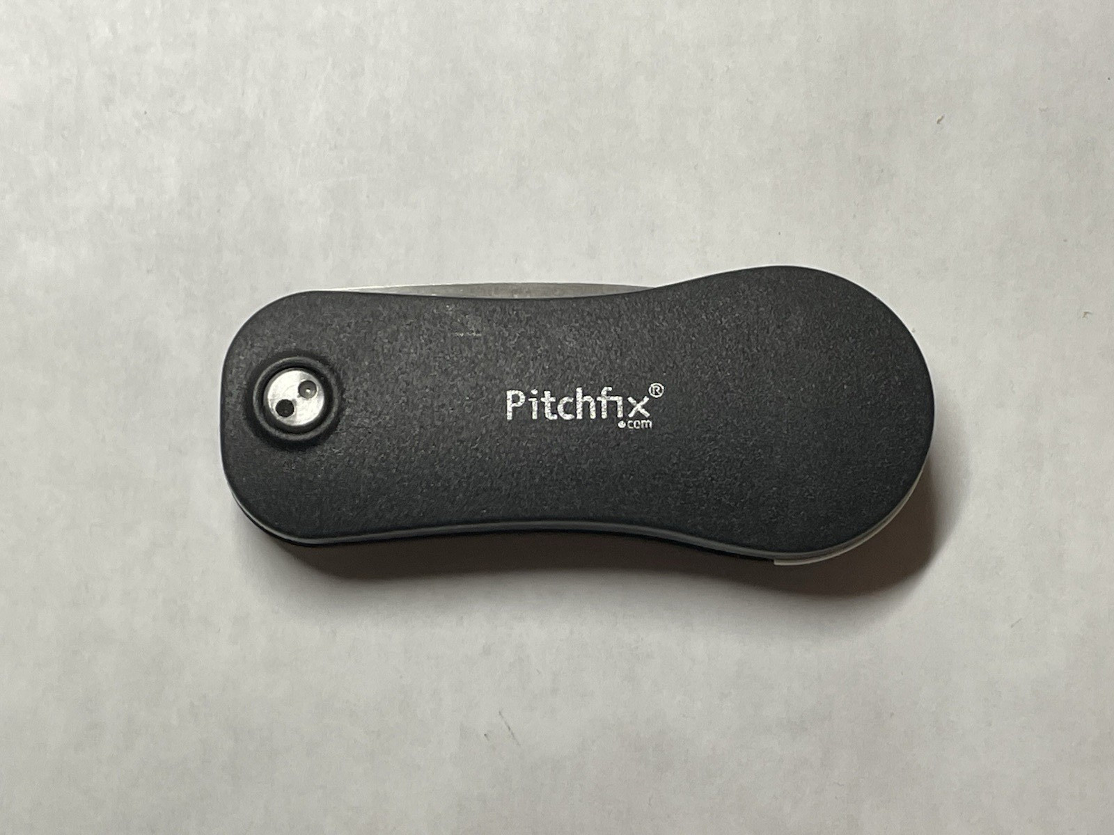 (1) Pitchfix Golf Switchblade Divot Tool & Masters 1" Coin Style Golf Marker