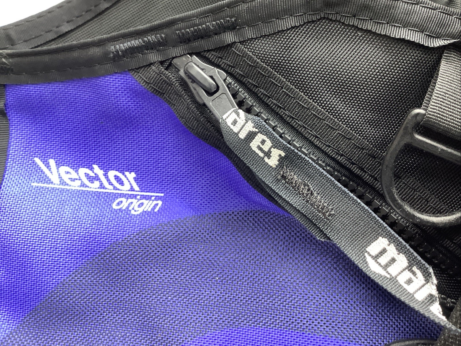 Mares Buoyancy Compensator BCD Medium Scuba Diving Vector Origin