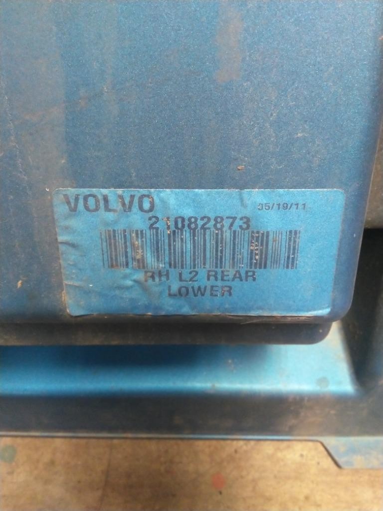For 2012 VOLVO VNL SIDE FAIRING Right , MD