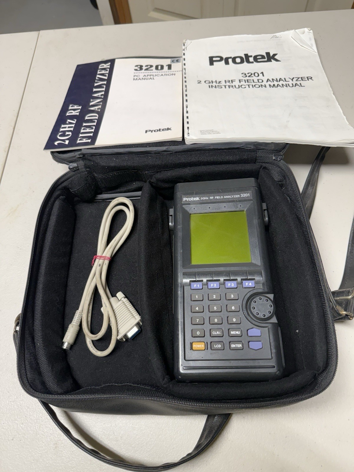 Protek 3201 2GHz Hand-Held RF Field Strength Analyzer - FOR PARTS / NOT WORKING