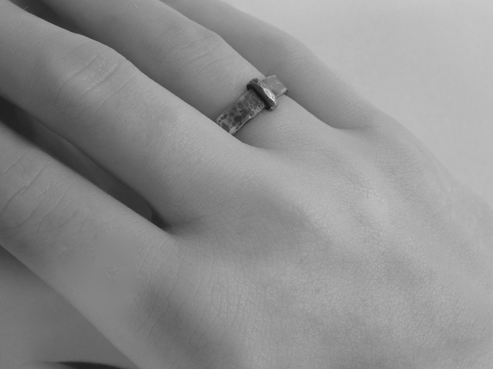 Blade & Bow - Outlander Wedding ring - Sporran Key Band - Solid Sterling replica