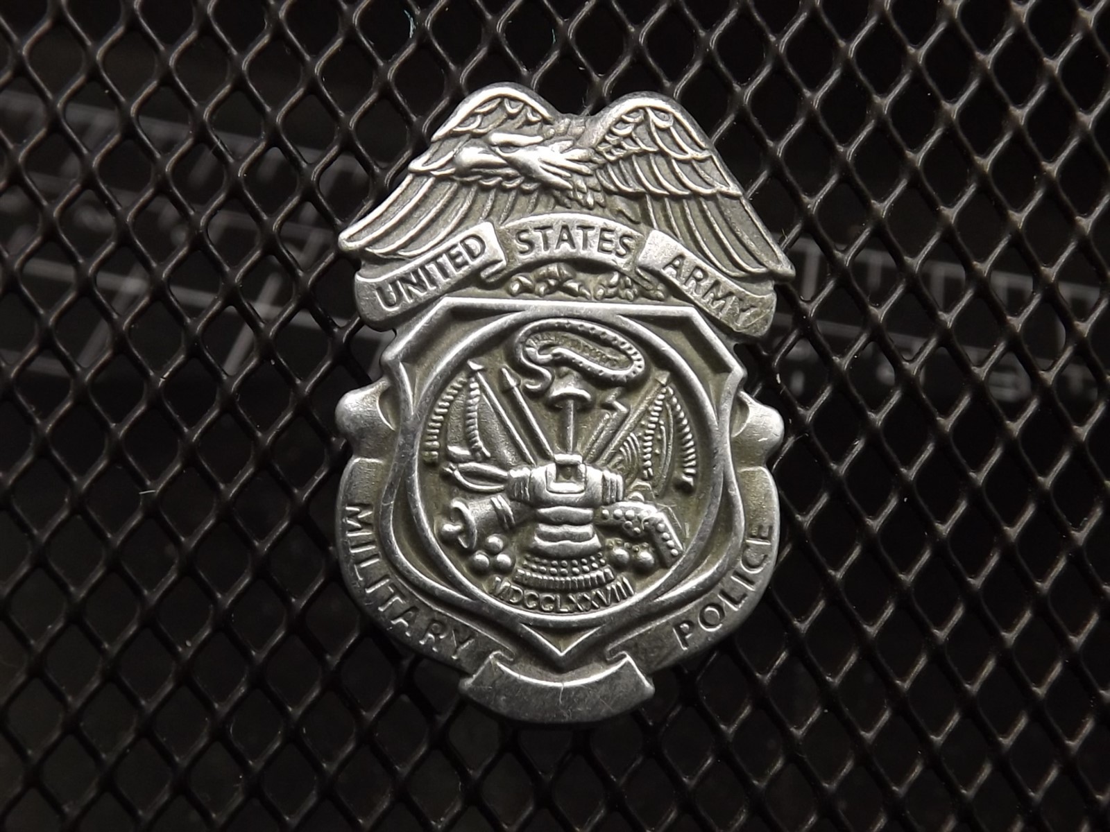 U.S. ARMY SECURITY MILITARY POLICE, PEWTER FREE SHIP Lapel Pin