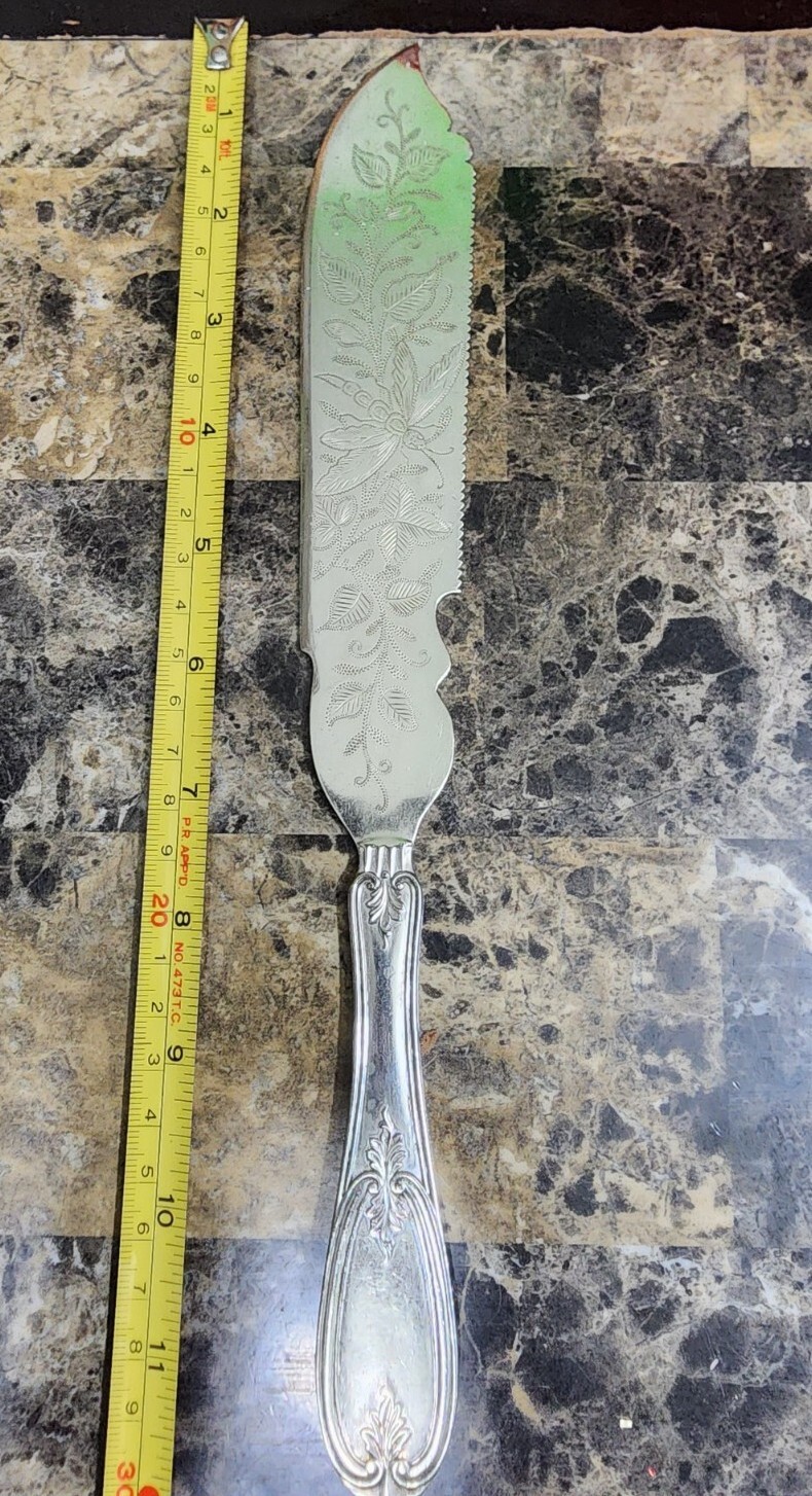 😛R B & CO ANTIQUE c1848 OLIVE PTRN BRIGHT CUT SILVERPLATED "11 3/4" CAKE SEW 🥮