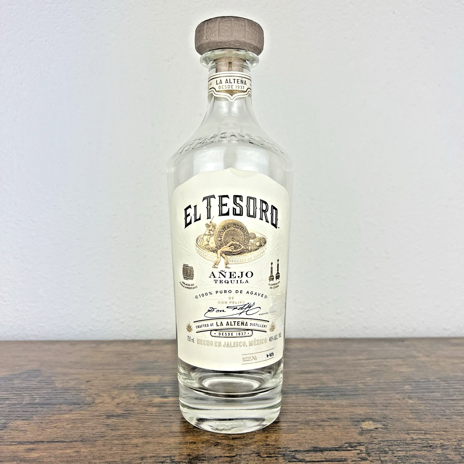 El Tesoro Tequila Anejo Mexico Empty Liquor Bottle 750mL Embossed Glass Cork Lid