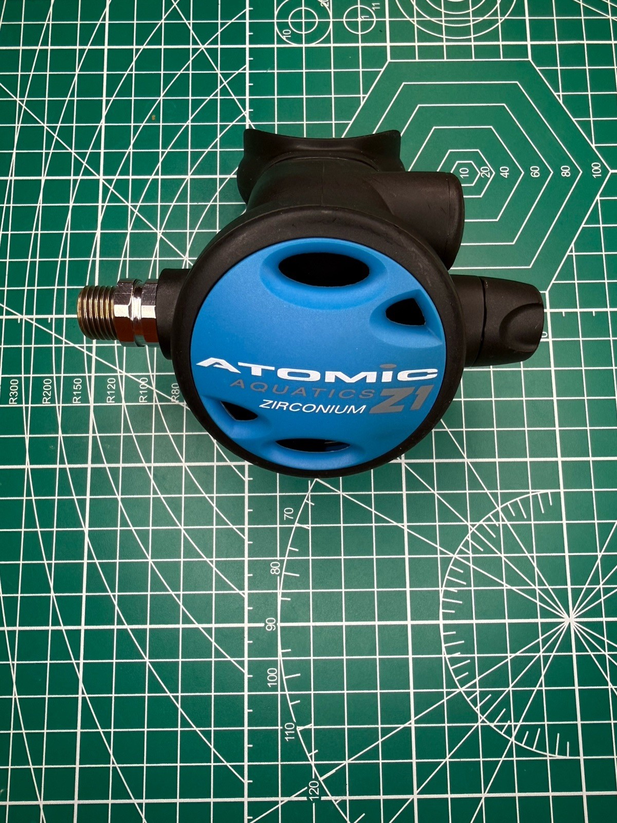 Atomic Aquatics z1 Second Stage Regulator-MINT CONDITION
