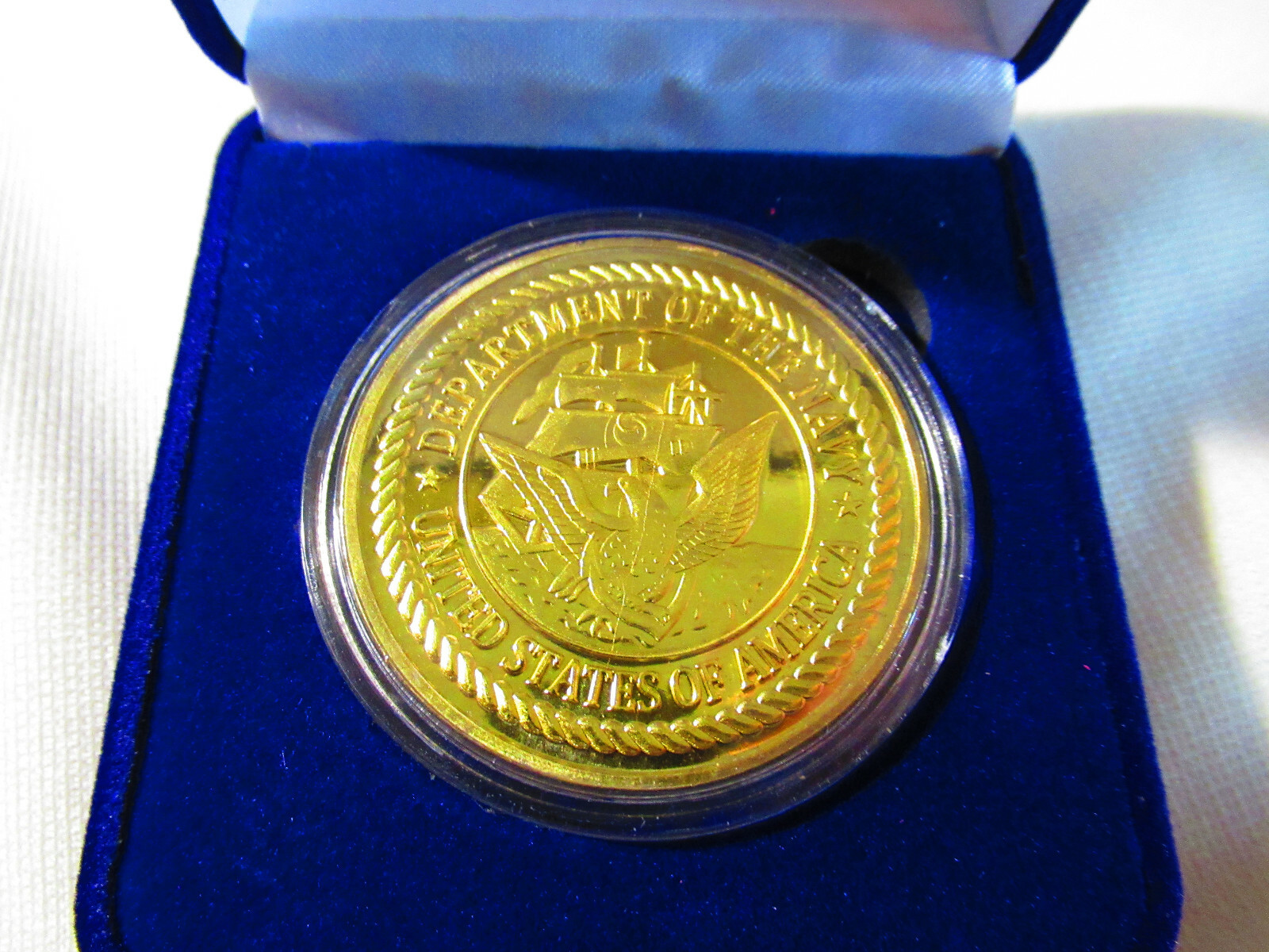 US NAVY - USS INTREPID CV-11 Challenge Coin w/ Presentation Box