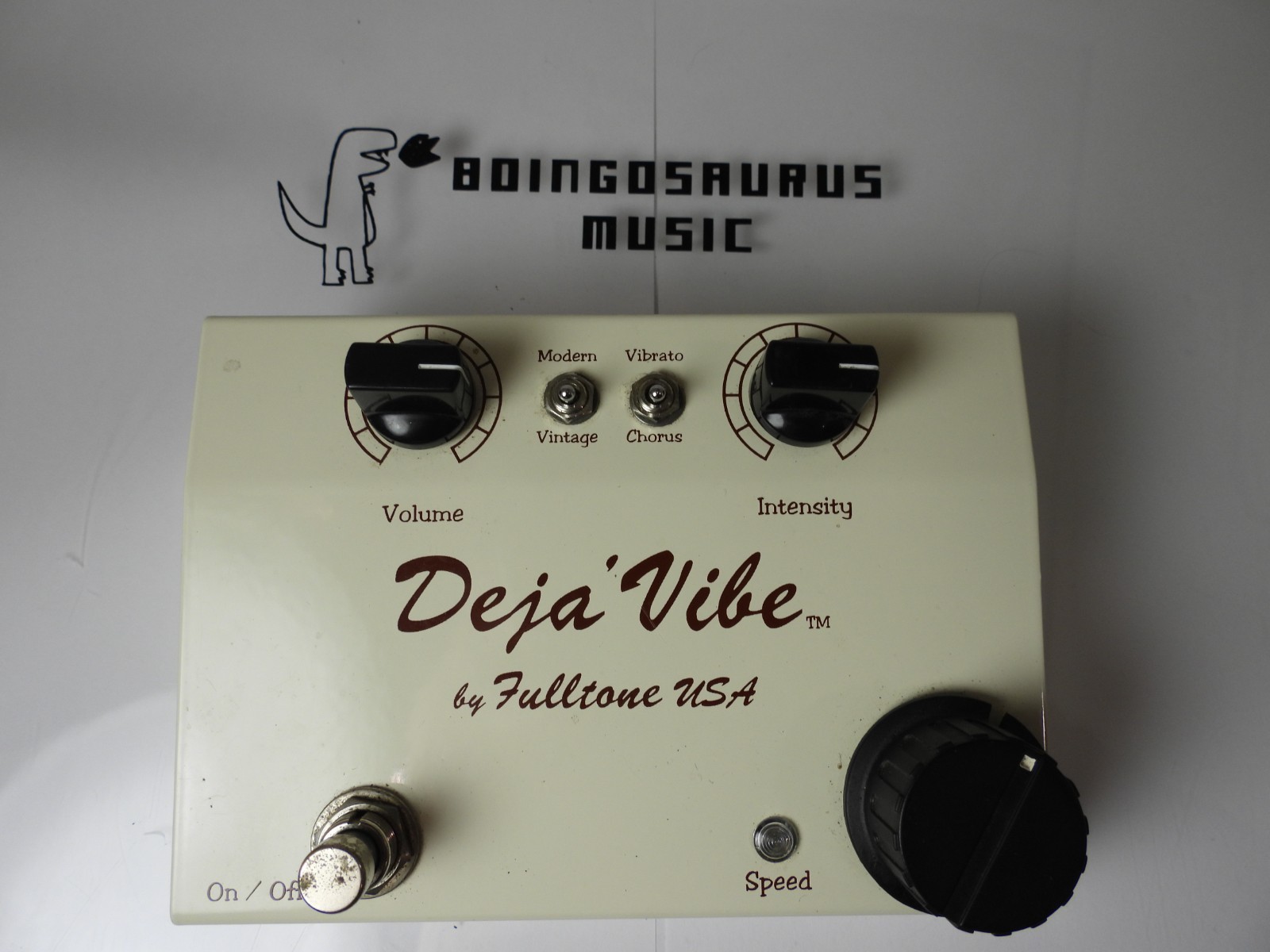 Fulltone Deja Vibe MDV-1 Chorus & Vibrato Effects Pedal Free USA Shipping