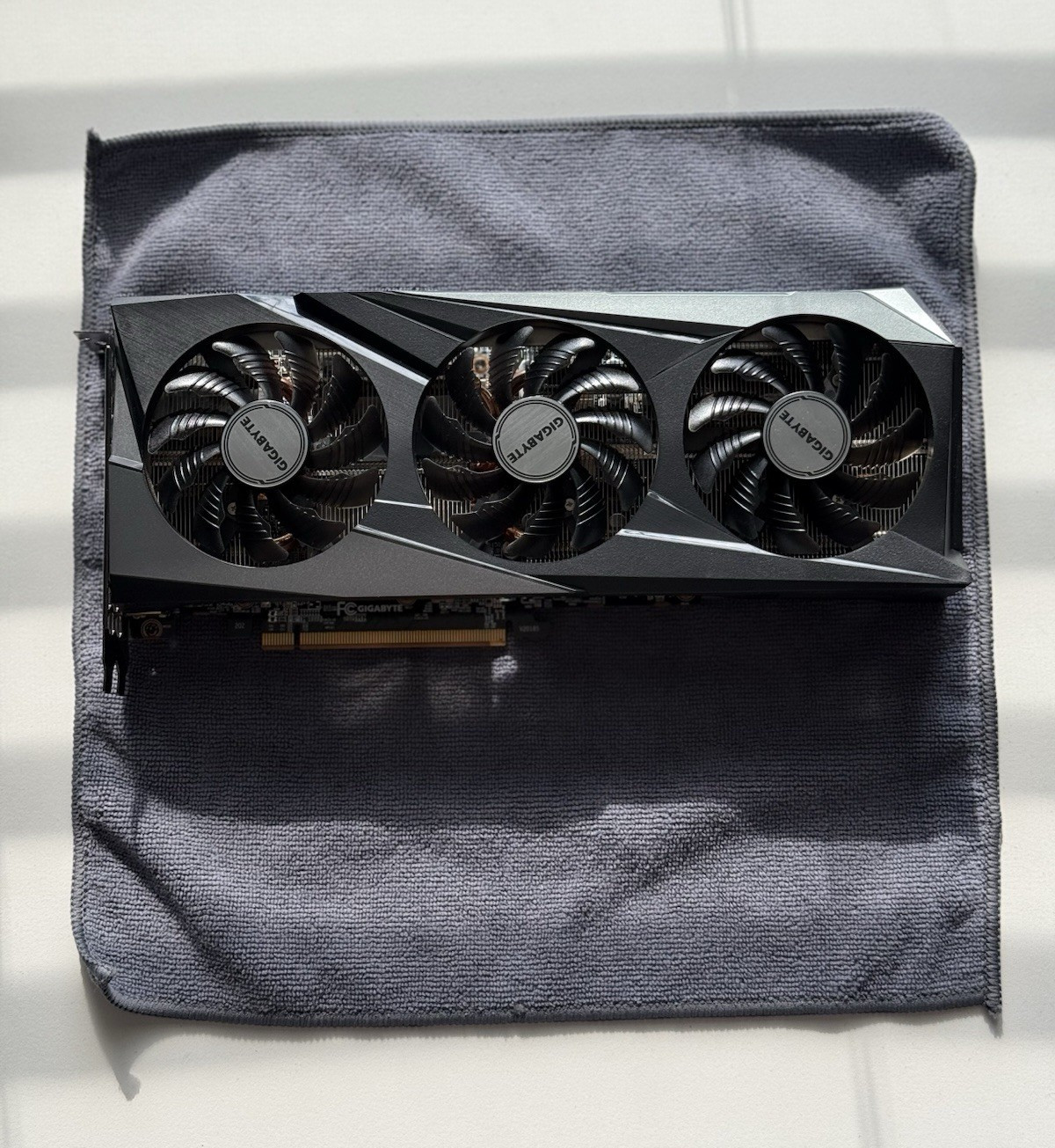 GIGABYTE AMD Radeon RX 6600XT GAMING OC PRO 8GB