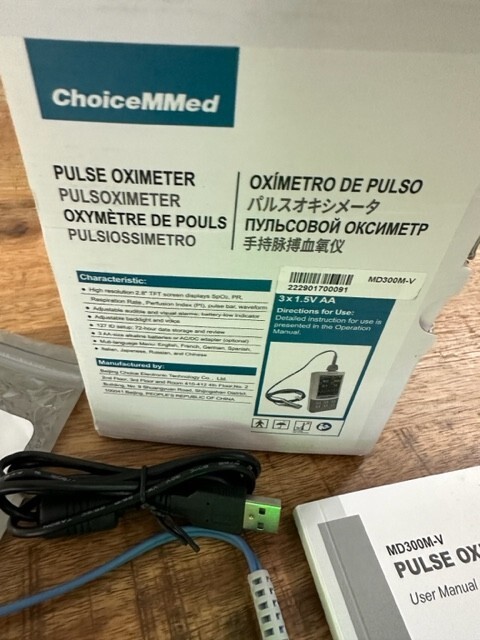 ChoiceMMed MD300M-v Handheld Pulse Oximeter Screen Not working FOR PARTS ONLY
