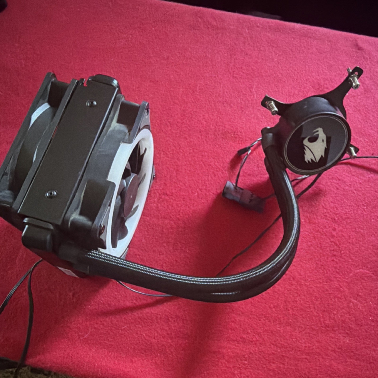Ibuypower Liquid CPU Cooler Black with Radiator and Fan