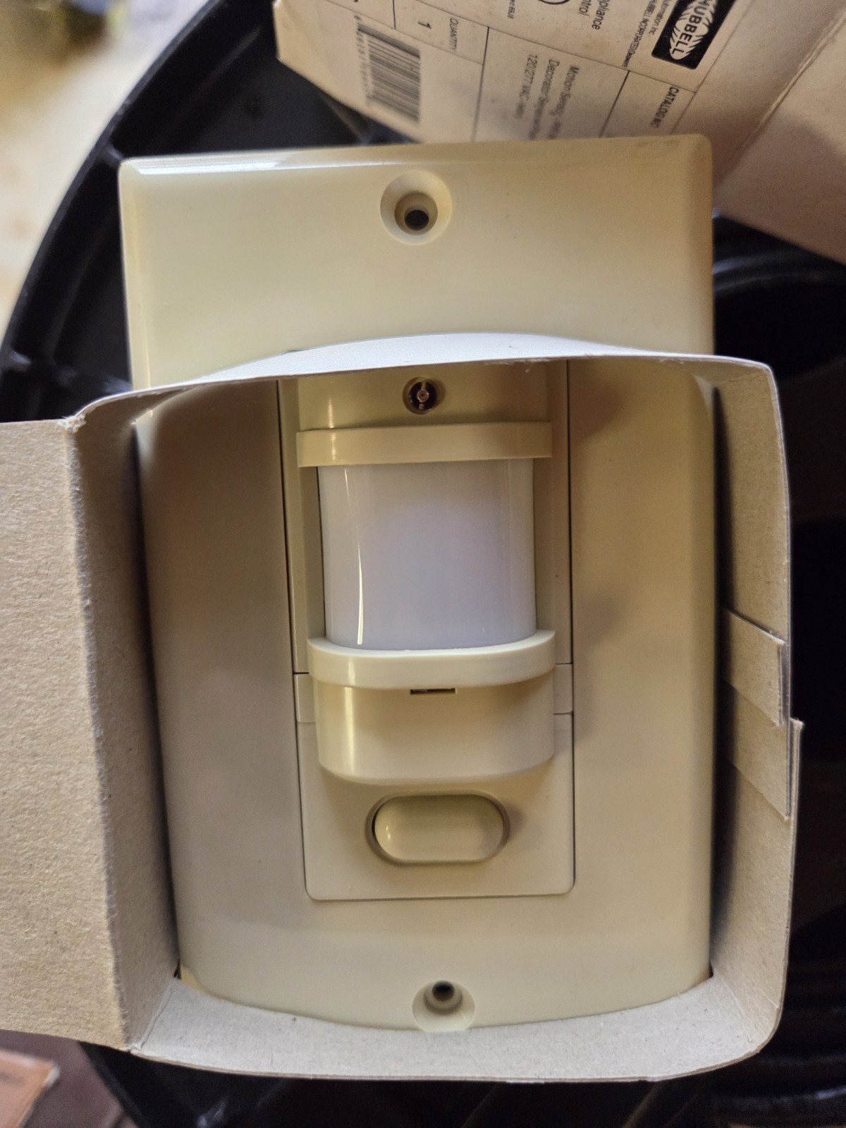 Hubbell IWS-ZP-3P White Motion Sensor PIR Wall Switch Decorator