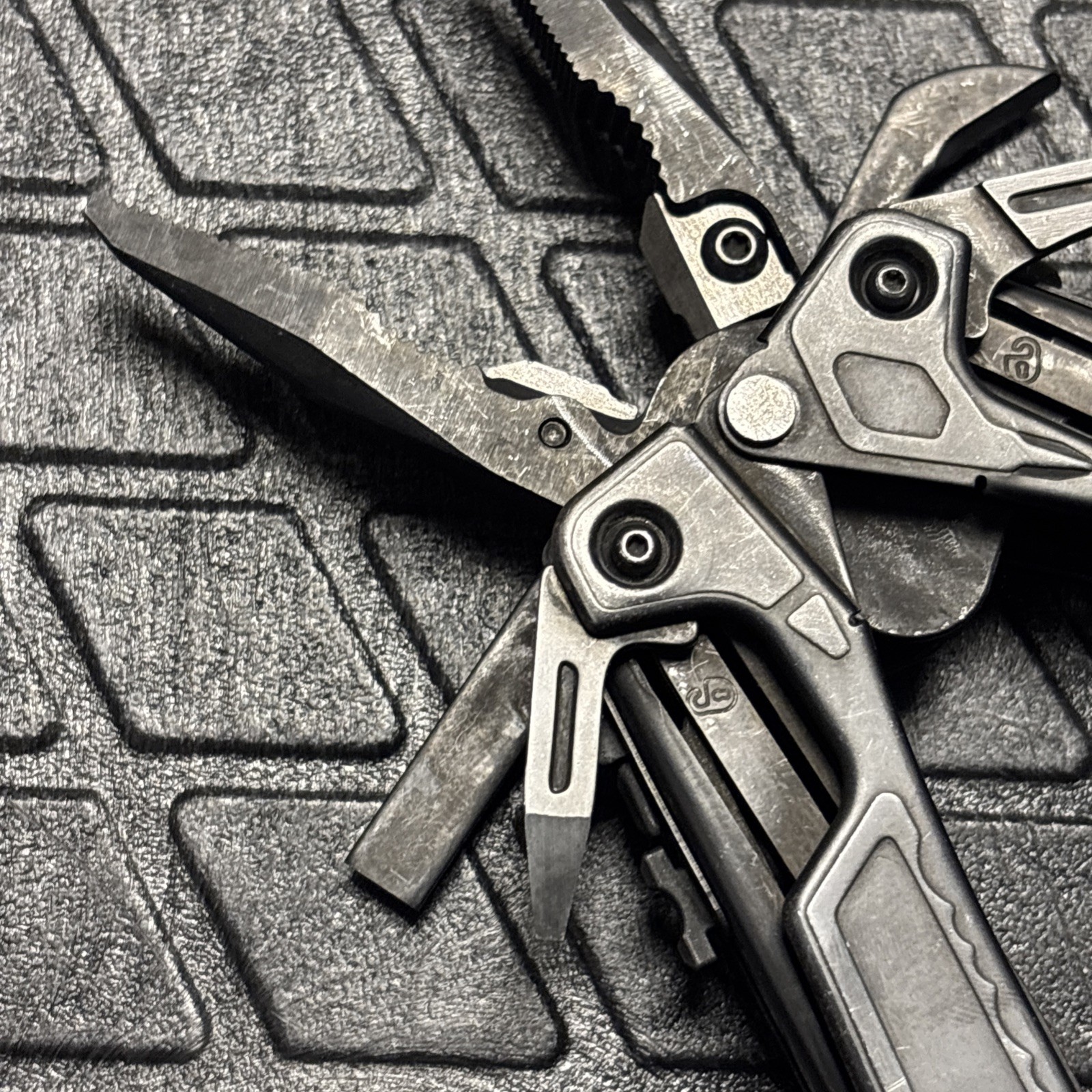 Leatherman OHT One Hand Tool Multitool - Black Oxide, Nice!