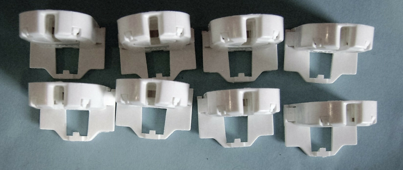 8x Leviton 13661-SNP Non-Shunt Lamp Holder T8/T12 LED Fluorescent Bi-Pin Socket