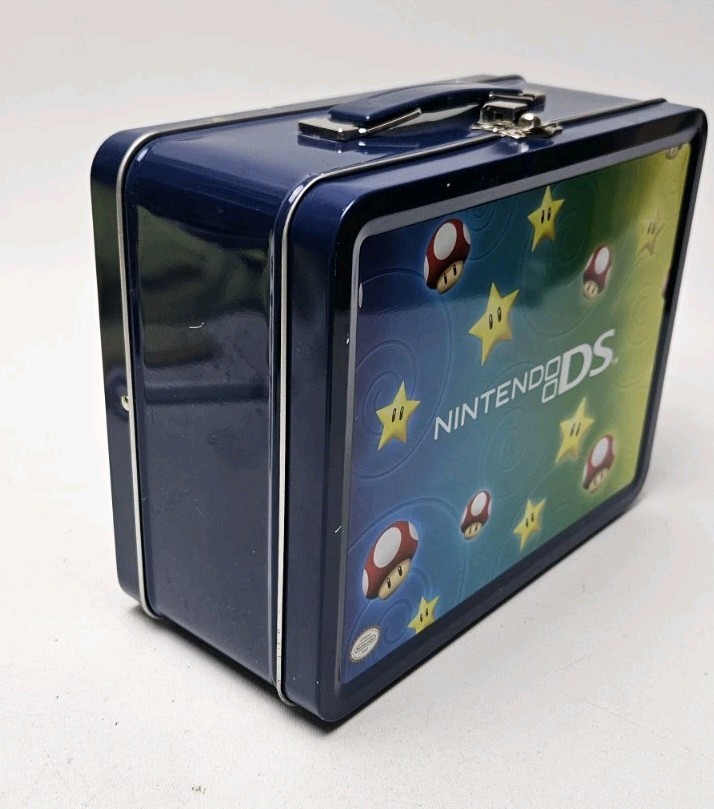 2007 Nintendo DS Lite Ultimate Starter Kit Tin Lunch Box DS Accessories