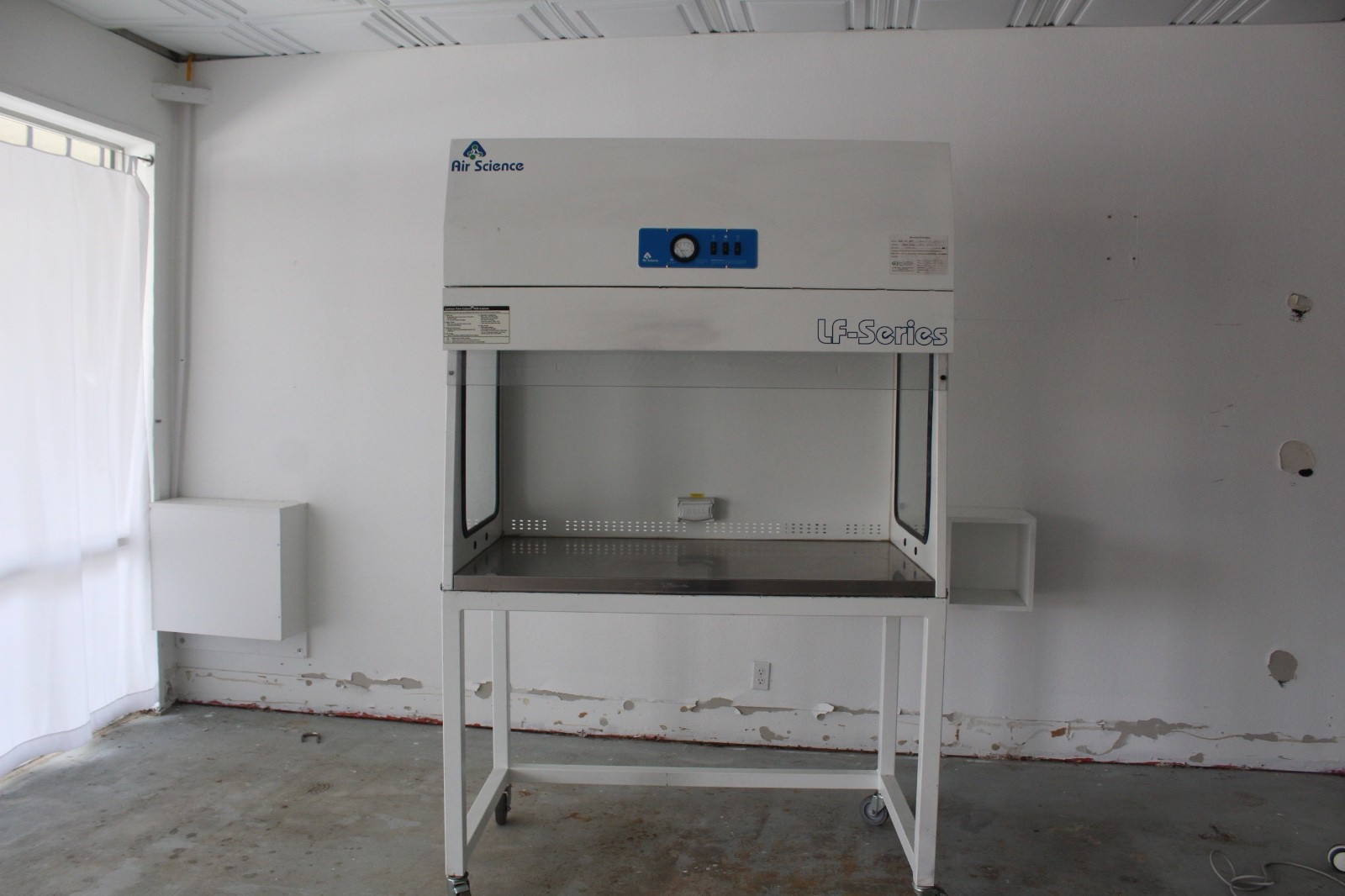 Air Science, LF-Series: Laminar Flow Hood and Base Stand
