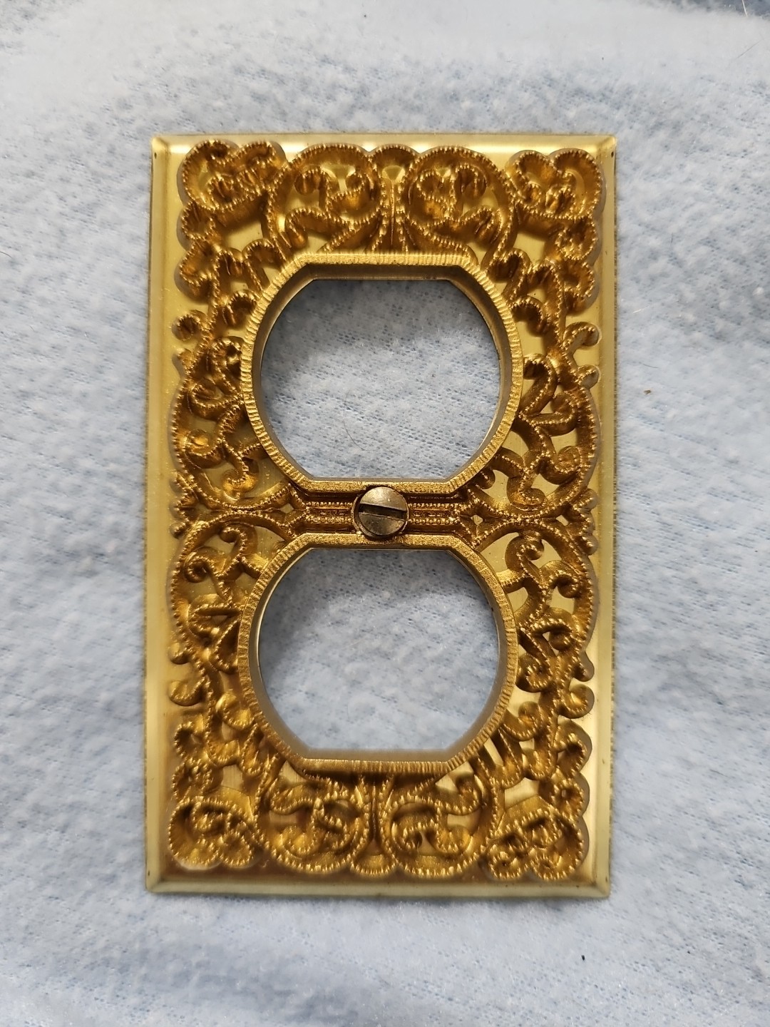 Vtg Hollywood Regency Ornate Gold Brass Tone Filigree Outlet Wall Cover Plate