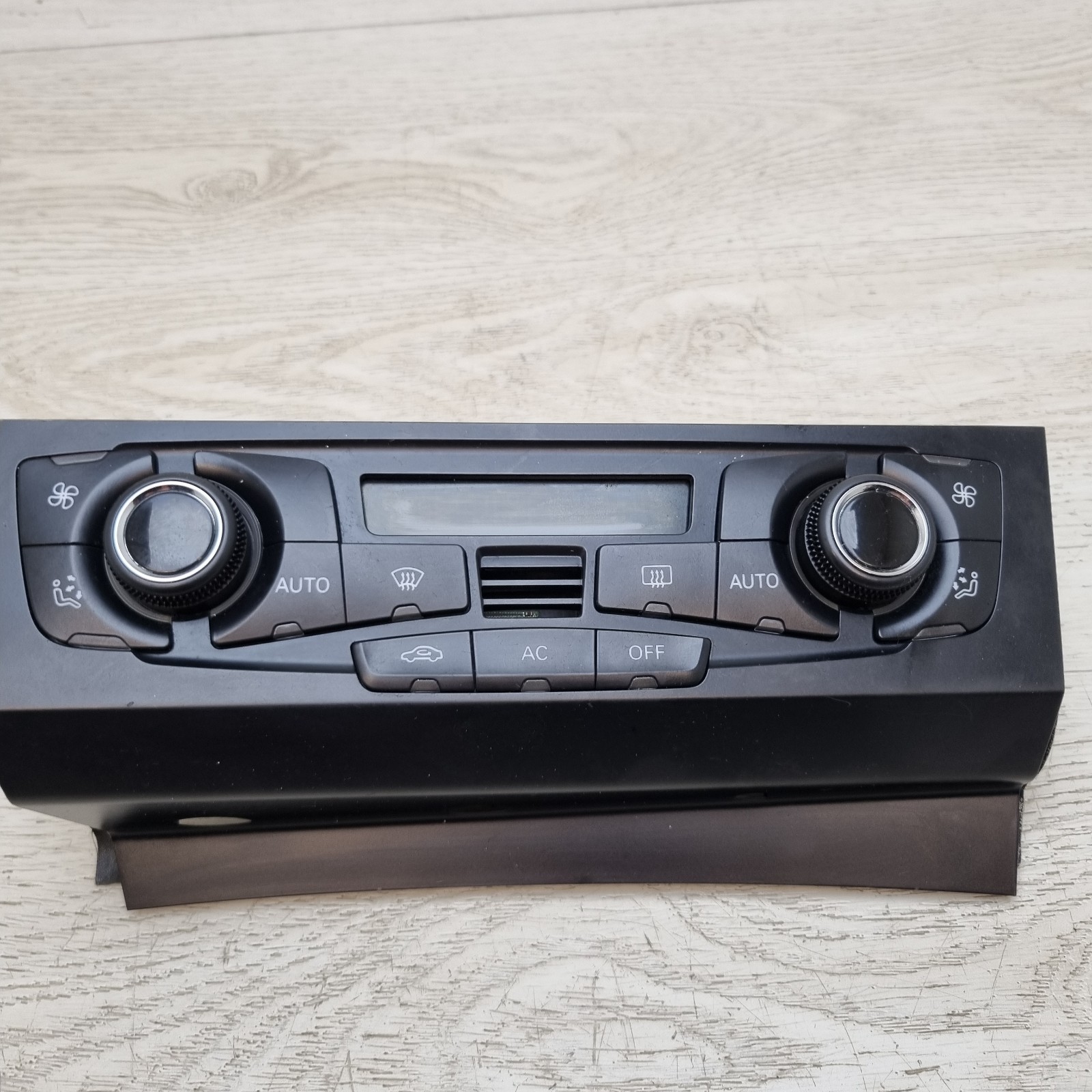 AUDI A5 8F CABRIO AC CLIMATE HEATER CONTROL PANEL SWITCH 8T2820043AF